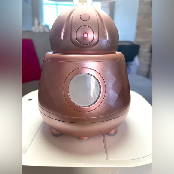 Tao Clean facial brush in Rose Gold with 2 brush attachments never used - Picture 1 of 12